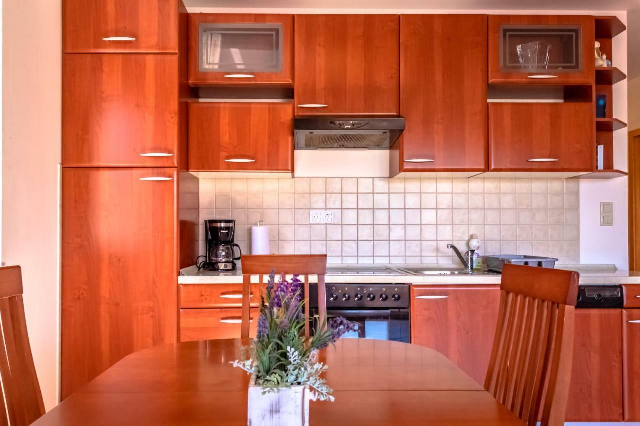 Abby Apartment Kornić Екстериор снимка
