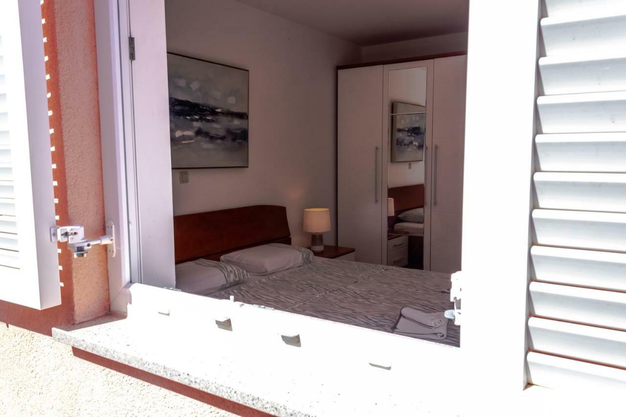 Abby Apartment Kornić Екстериор снимка