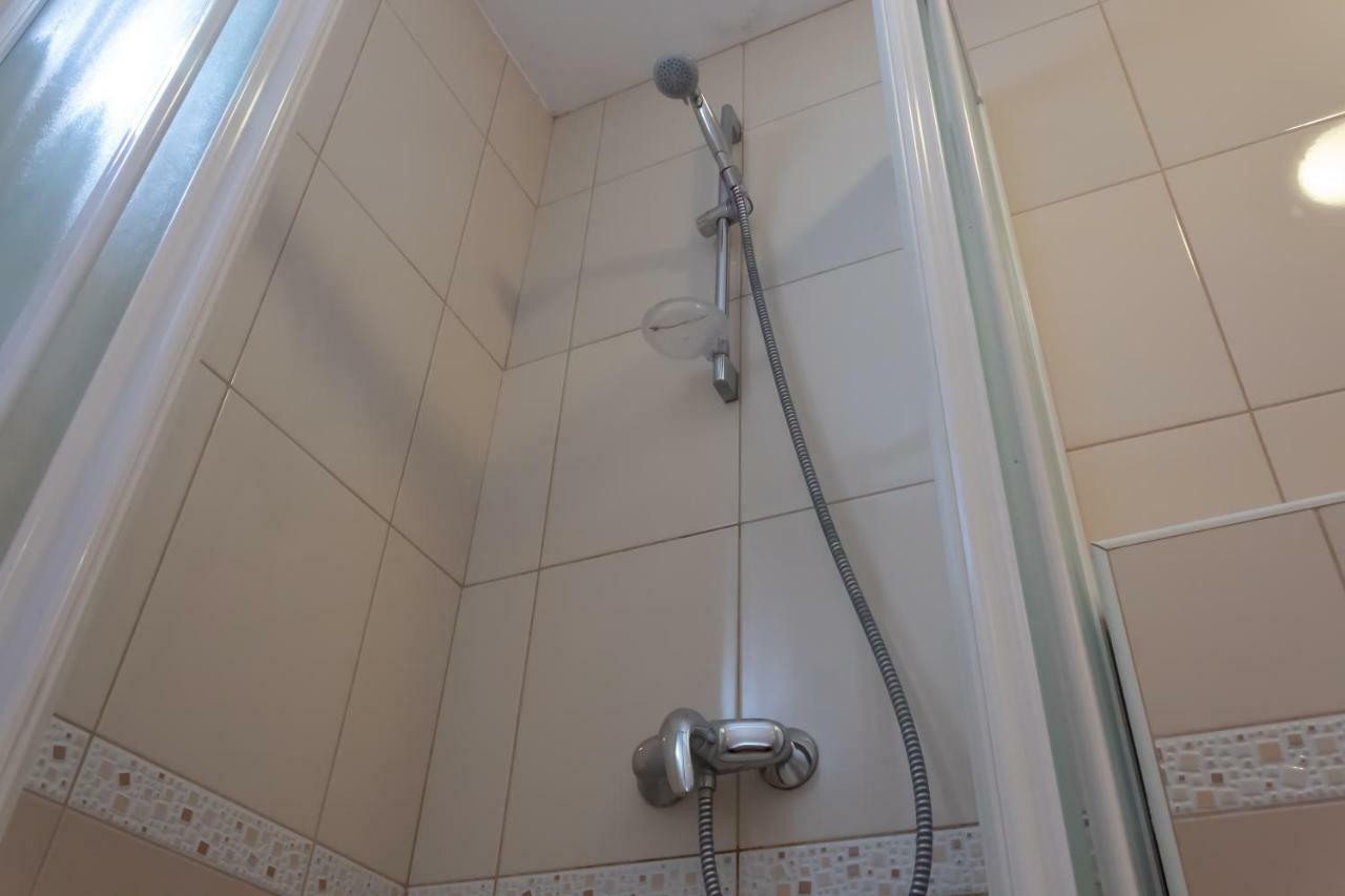 Abby Apartment Kornić Екстериор снимка