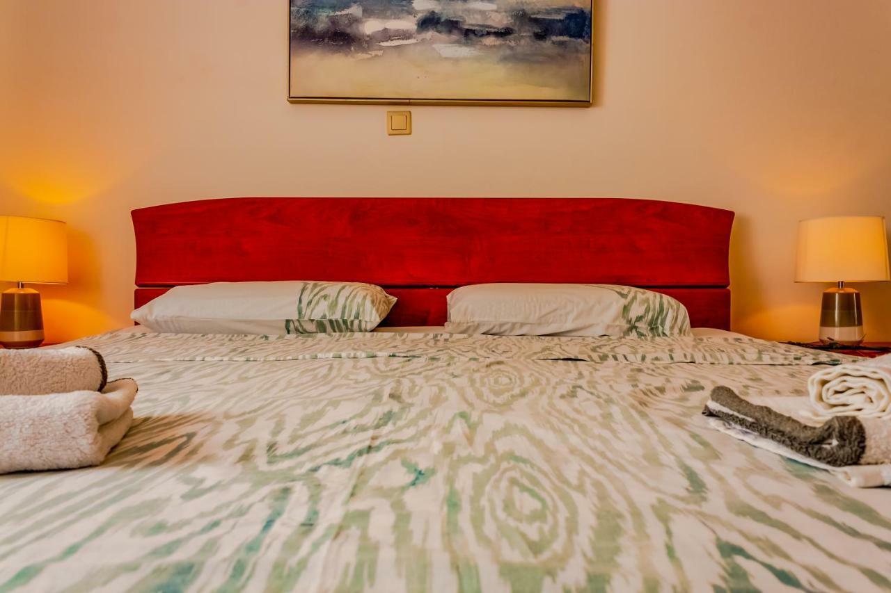 Abby Apartment Kornić Екстериор снимка